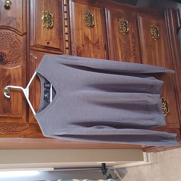 Calvin Klein Men's Gray Lightweight V-Neck Merino Wool Sweater Size Large - Picture 4 of 6